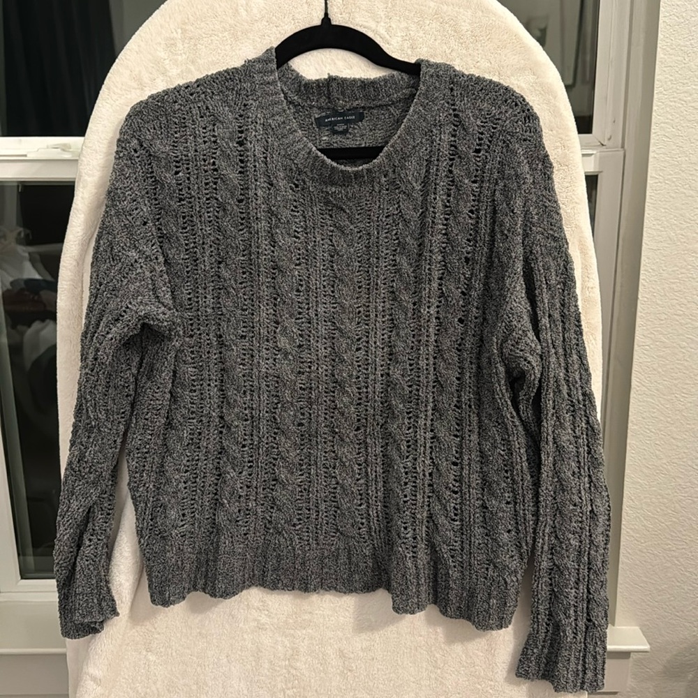 American Eagle cable knit sweater - size Medium 
70% polyester 30% nylon